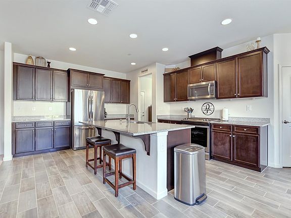 3rd image of 2117 Castle Pines Way