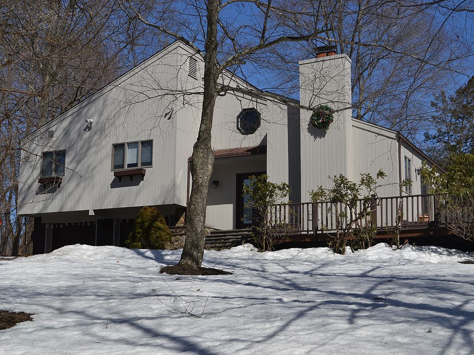 1st image of 28 Wainwright Dr