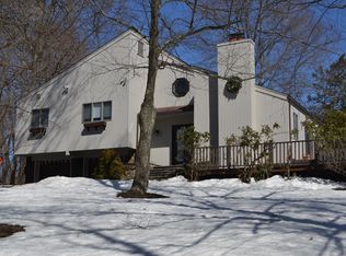 28 Wainwright Dr, Carmel, NY 10512