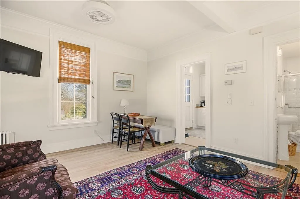 2 bed, 1200 sqft, $2,700 — Photo 3