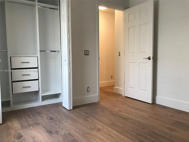 4265 Pine Ridge Ct — Photo 8
