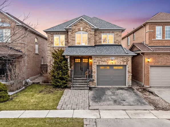 1075 Sprucedale Ln, Milton, ON L9T 5P3