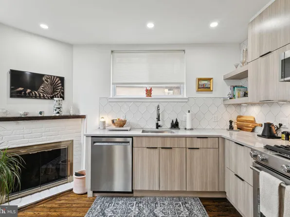 2016 Addison St, Philadelphia, PA 19146