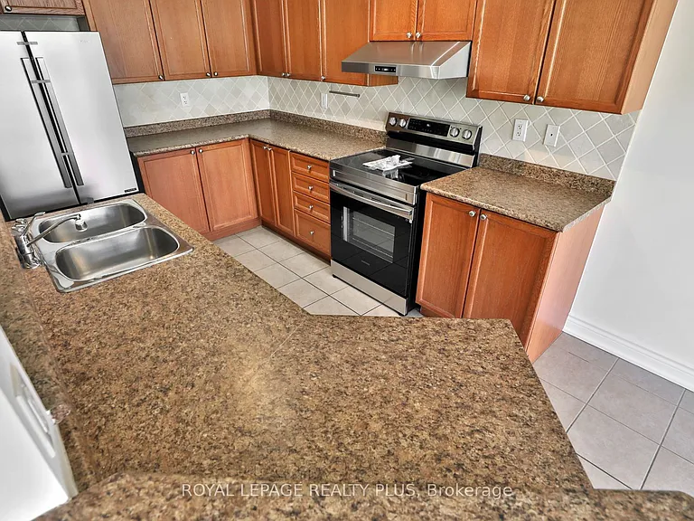 3877 Stardust Dr — Photo 10