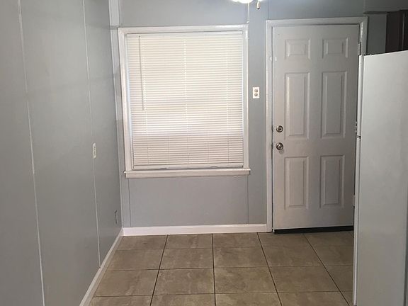 5th image of 425 Martha St