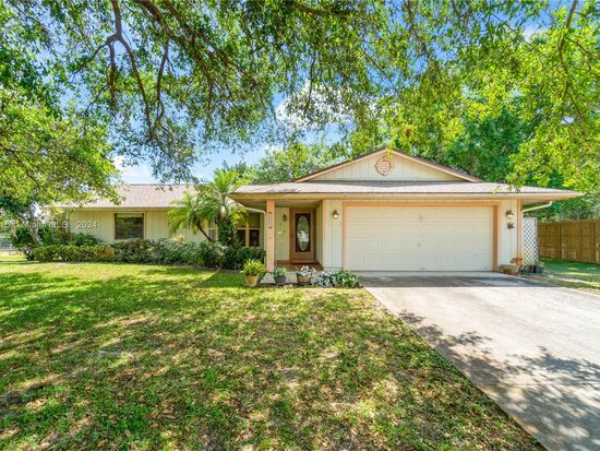 602 SW McComb Ave, Port Saint Lucie, FL 34953
