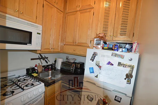 Rented by City Stop Realty | media 4