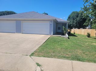 174 Rainsong Dr, Farmington, AR 72730