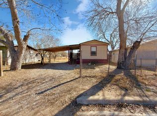 613 Avenue J, Poteet, TX 78065