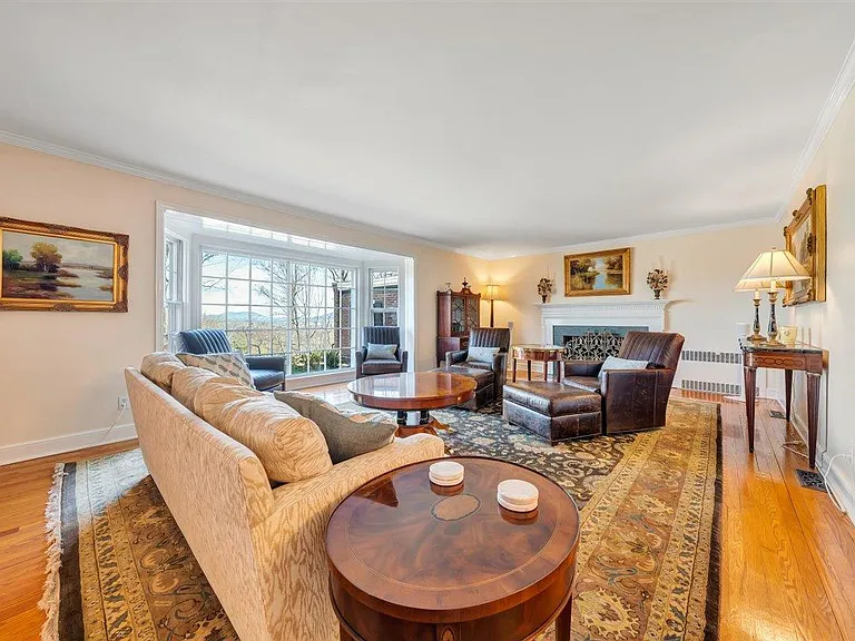 3044 Hemlock Ln SW — Photo 4