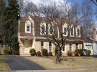 10030 Downeys Wood Ct, Burke, VA 22015