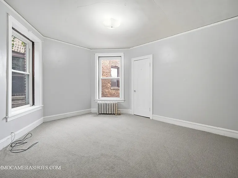 2045 W Farragut Ave #3 — Photo 27