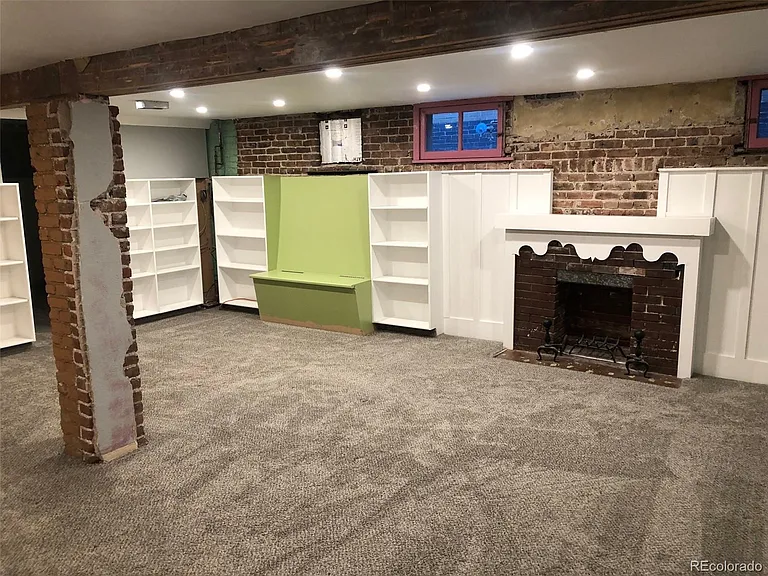 454 N Franklin St — Photo 15
