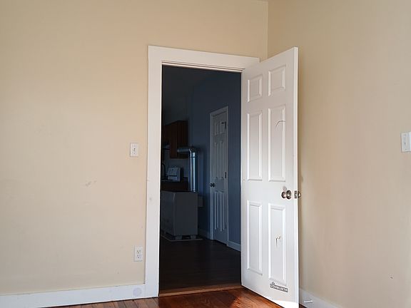 4th image of 49 Frederick St