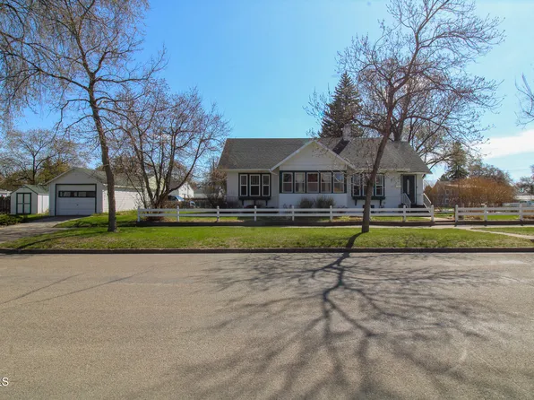 803 N 11th St, Bismarck, ND 58501