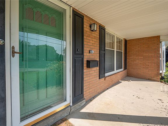 5th image of 320 W 1st Ave