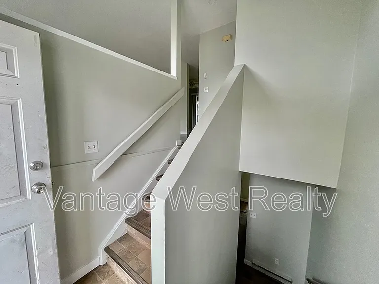 404 Hein Rd — Photo 13