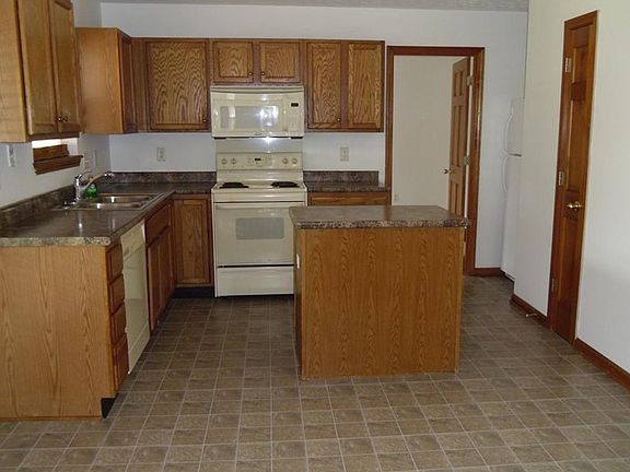 3rd image of 5362 Great Woods Dr