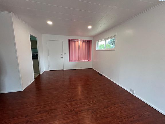 4th image of 359 Cottonwood Dr