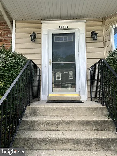 3 bed, 4.0 bath, 2228 sqft, $3,100 — Photo 2