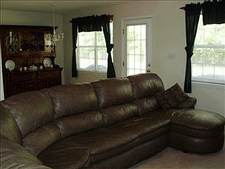1st image of 910 Pine Cone Cir