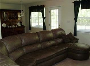 910 Pine Cone Cir, Valdosta, GA 31602