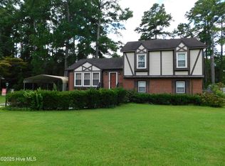 1010 Scotsdale Rd, Laurinburg, NC 28352