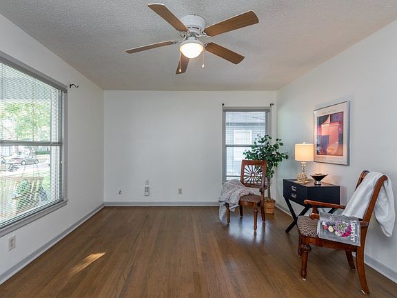 5th image of 1213 W Lovers Ln