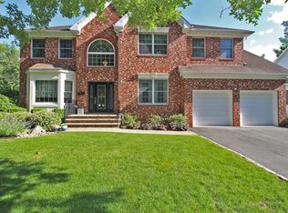 3 Reading Ct, Metuchen, NJ 08840