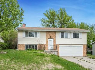 2005 10th St, Coralville, IA 52241