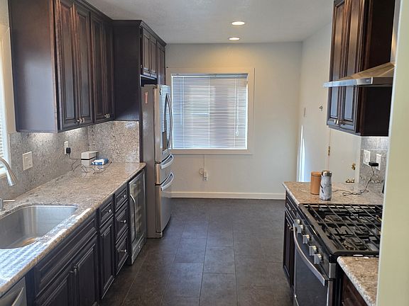 5th image of 430 S 38th St