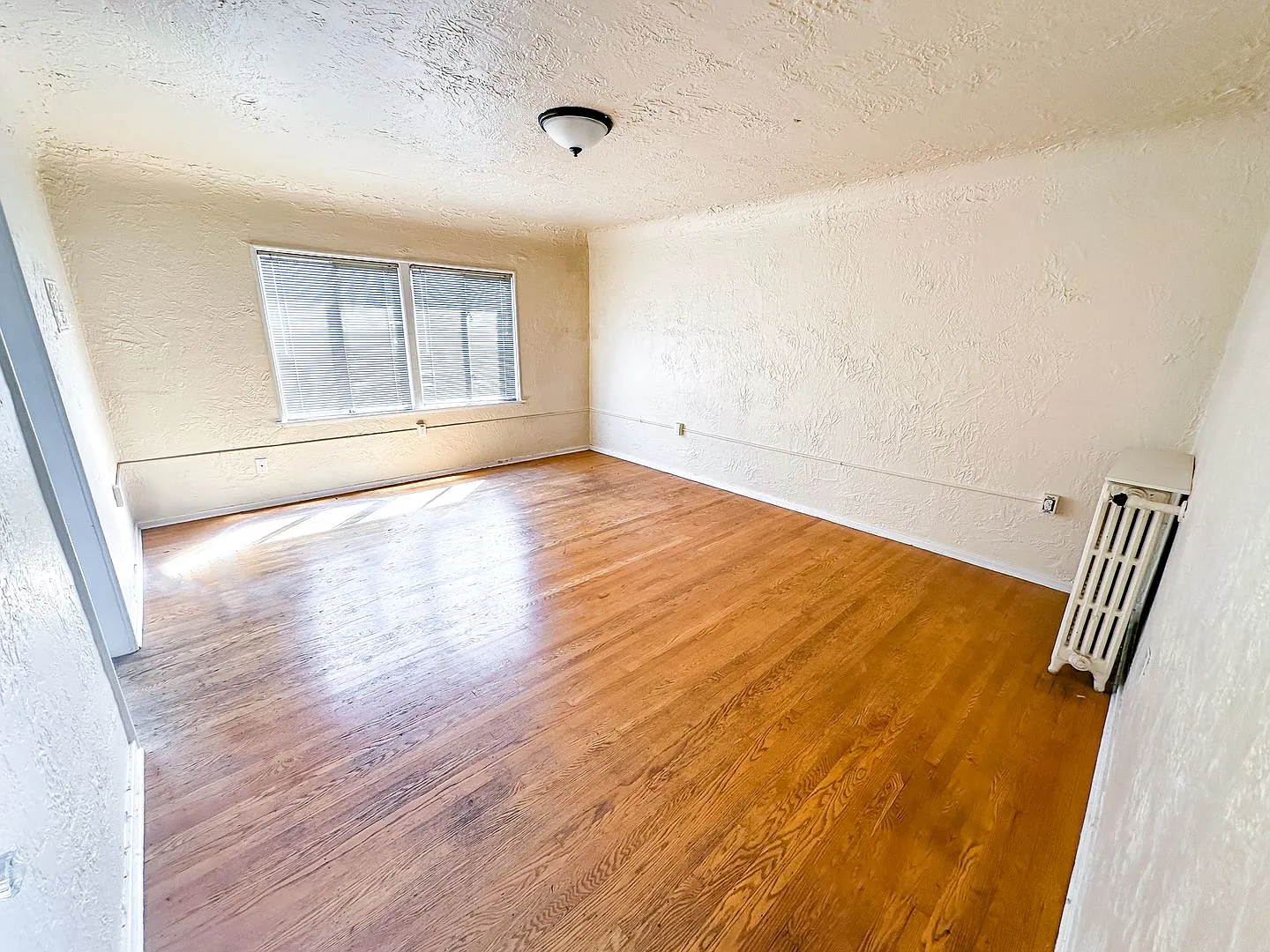 Serpentine Apartments — Photo 3
