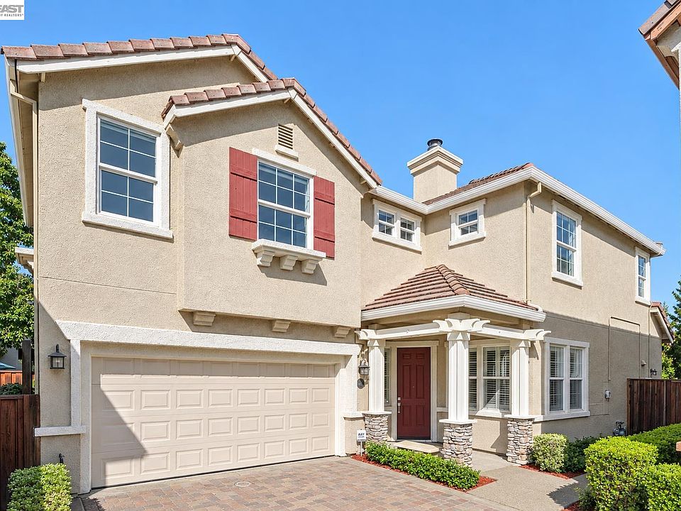 1st image of 2628 Photinia Ct