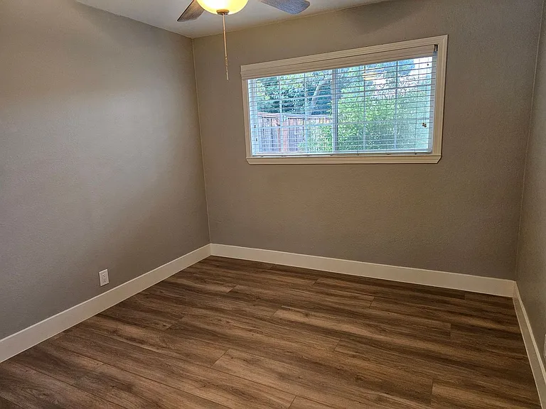 1448-1454 Carleton Dr #1448-1454 — Photo 11