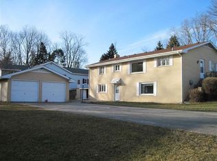 802 E Oak Hill Rd, Chesterton, IN 46304