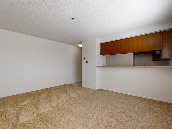 3rd image of 11938 York Ave APT 11