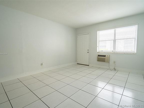4th image of 7821 Carlyle Ave APT 5L