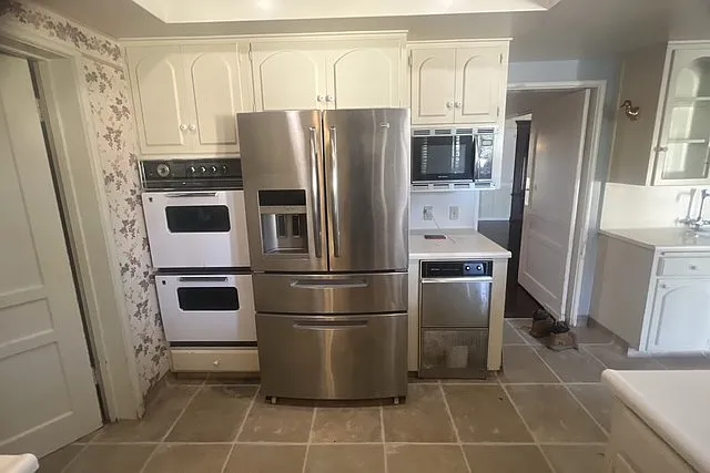 1702 Whitley Ave — Photo 12