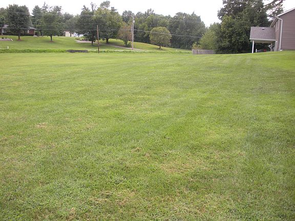3rd image of 903 Finney Dr