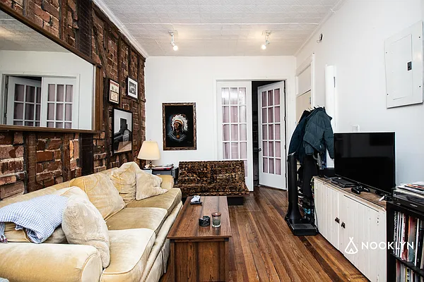 Rented by Nooklyn NYC LLC | media 32