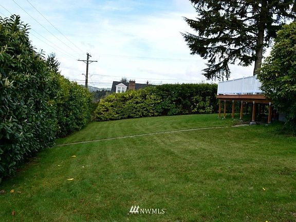 4th image of 1901 Grandview Dr W