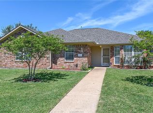 5921 Sheffield Terrace Ln, Bryan, TX 77802