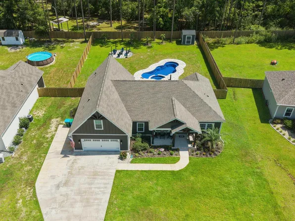 66 Avondale Dr, Crawfordville, FL 32327