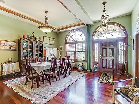 4th image of 1025 Rosewood Creek Dr
