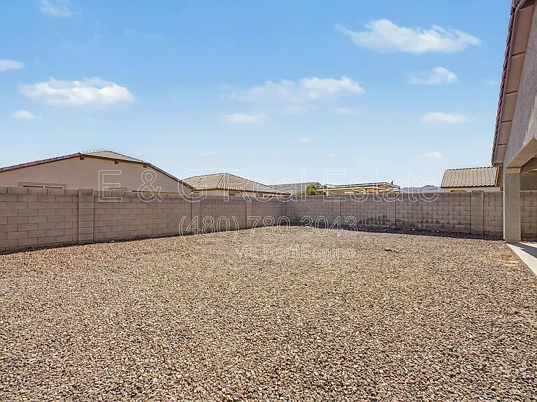 19577 W Palo Verde Dr — Photo 31
