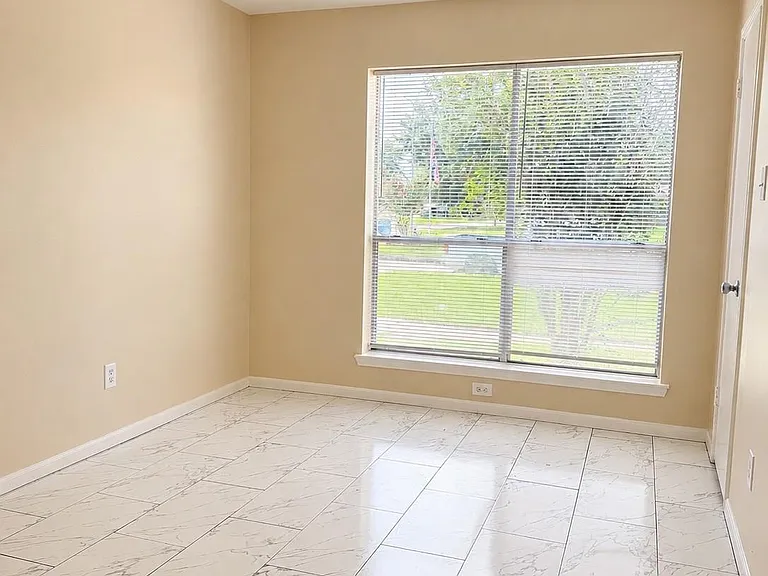 4863 Drew Forest Ln — Photo 6