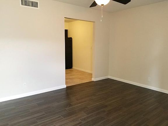 3rd image of 409 S Westfall Ave APT 4