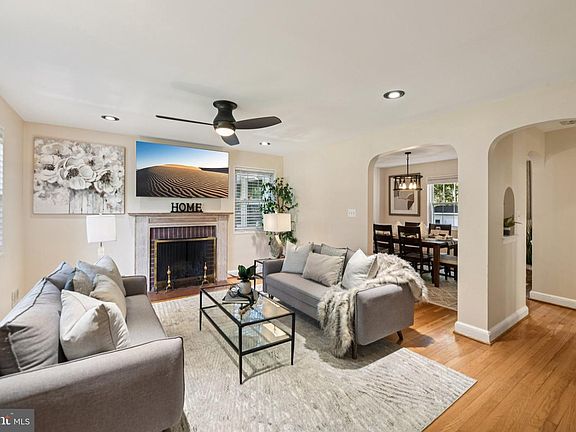 3rd image of 4012 Beechwood Rd