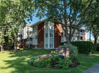 266 Lorry Greenberg Dr S #209, Ottawa, ON K1T 3J9