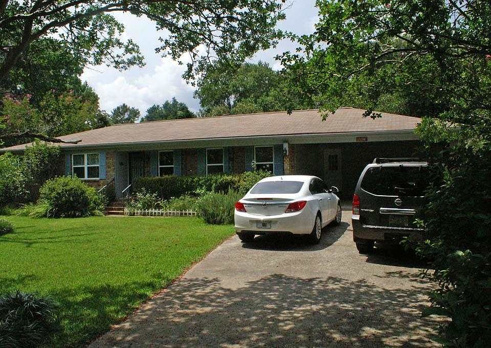 1st image of 2038 Queenswood Dr
